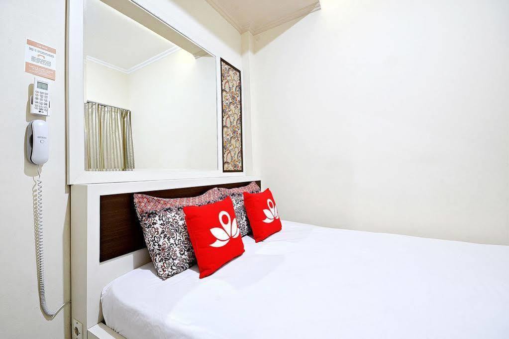 Zen Rooms Cideng Barat Jakarta Exterior foto